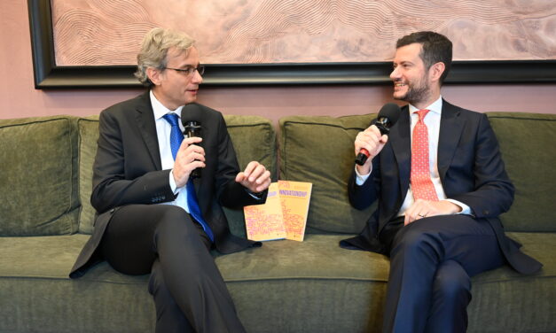 Presentazione del libro Innovationship in occasione dell’evento natalizio di ADL Consulting