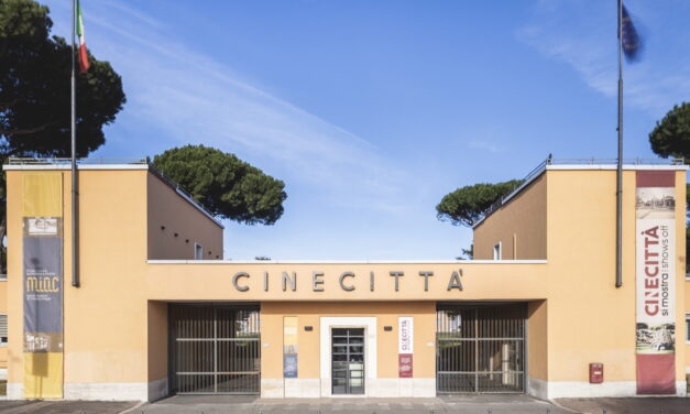 Cinecittà celebrata da Le Monde