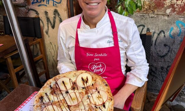 Roma: Gino Sorbillo svela la pizza alla mela Pink Lady®