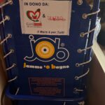 Cuore@Cuore ODV regala una sedia “solidale” al Lido “Le Spiagge” di Ostia”